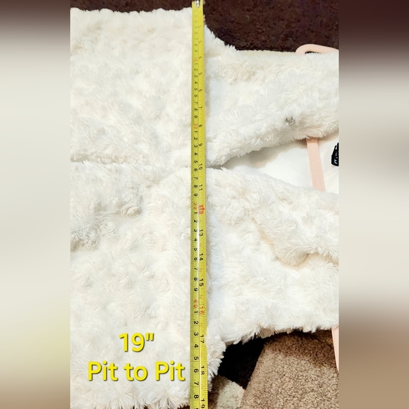 Faux Fur Vest - Picture 6 of 11